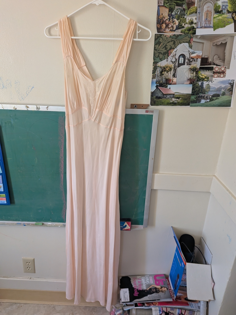 Vintage 40s Peach Slip Dress with V-Neck Bias